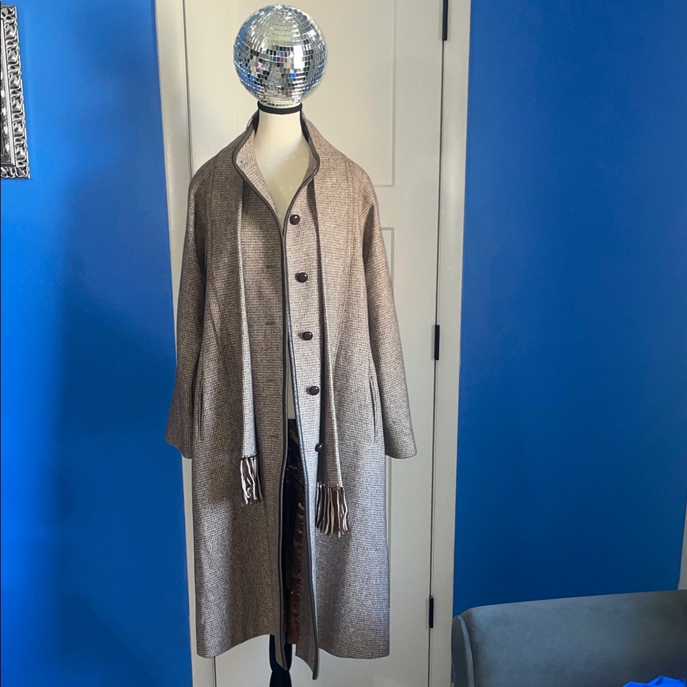 Vintage 1950-1960’s Chic Brown Trench Coat with Scarf